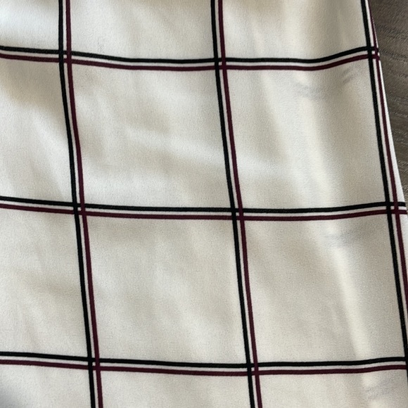 Window Pane Blouse - Picture 3 of 4